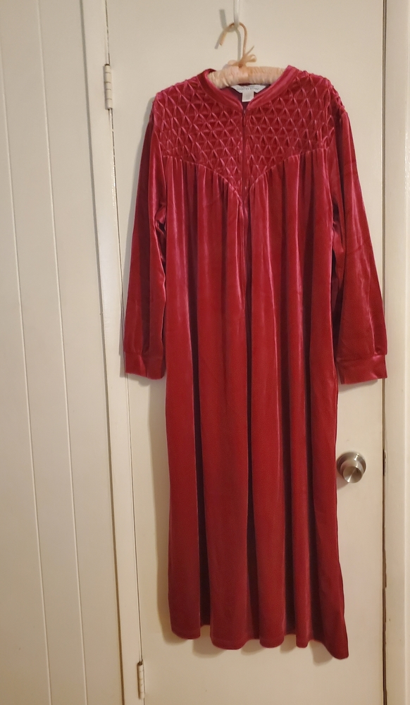 Vermont Country Store Velour Housecoat - Medium